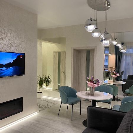 Panorama Luxury Apartment In The House With A Spire, A Historical Building In The City Centre Charkiw Exterior foto